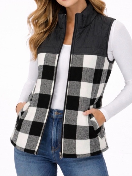 Maurices Jackets & Blazers - Maurices Black White Buffalo Plaid Quilted Vest women’s Size S(A362)✨
